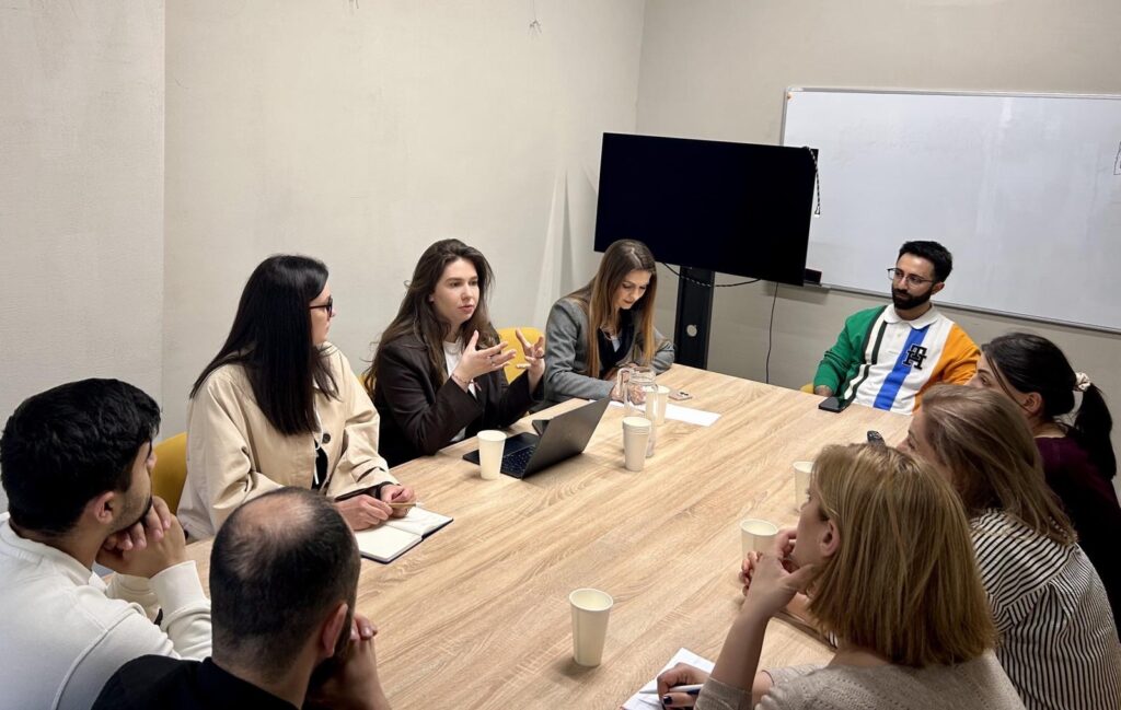 Armenian journalists visit Chișinău to exchange practices on countering disinformation